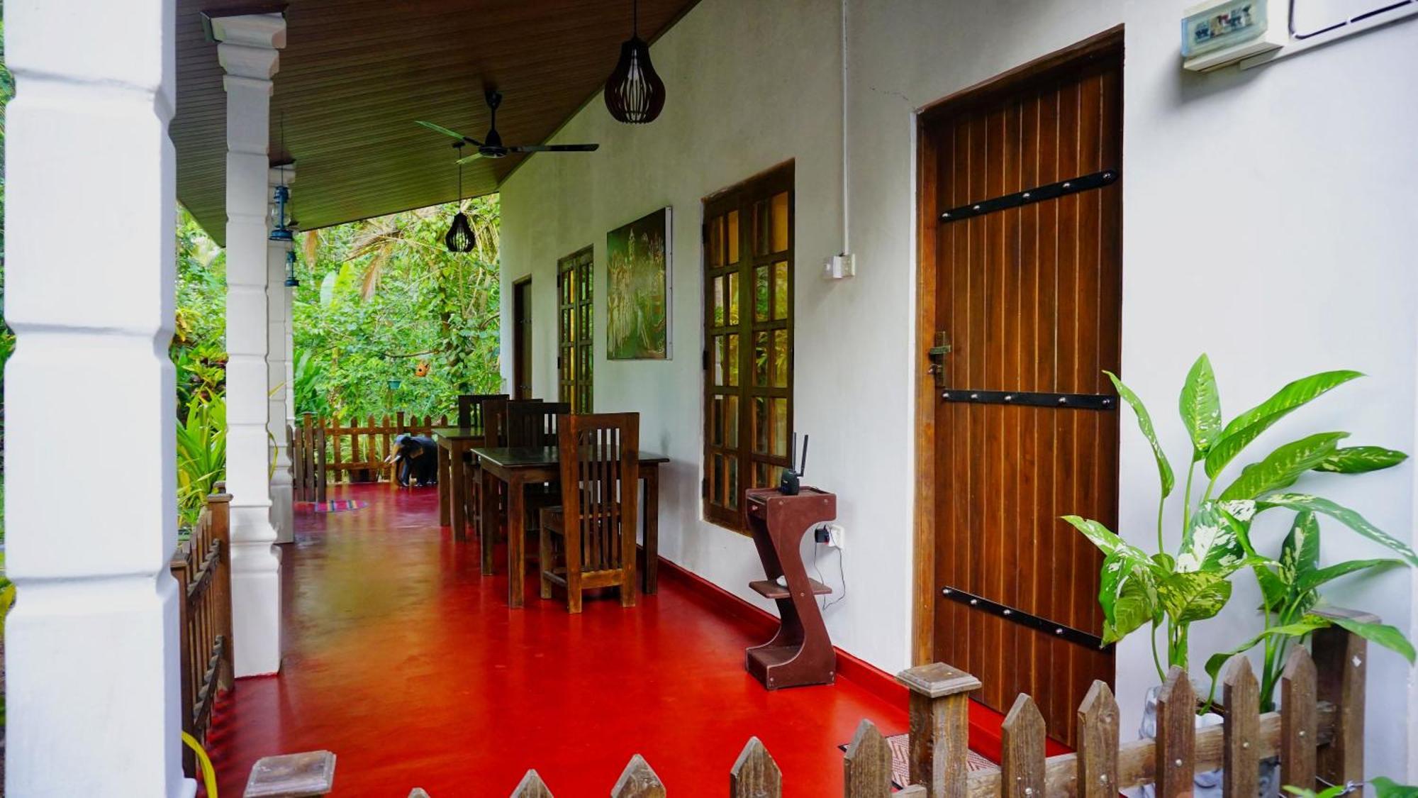Lake Island Home Stay Dambulla Exterior photo